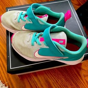 Girls Nike downshift sneaker size 11.5 worn 3 times